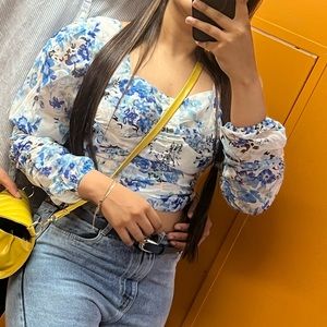 FOREVER 21 FLORAL CROP TOP  WITH BACKNOTS